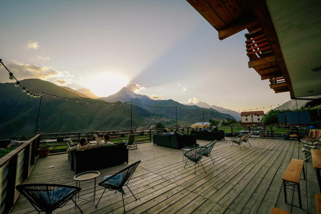 Alpenhaus Kazbegi Hotel & Restaurant Bagian luar foto