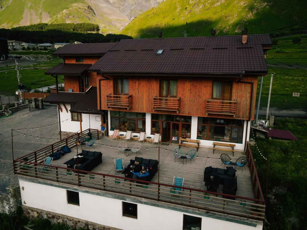Alpenhaus Kazbegi Hotel & Restaurant Bagian luar foto