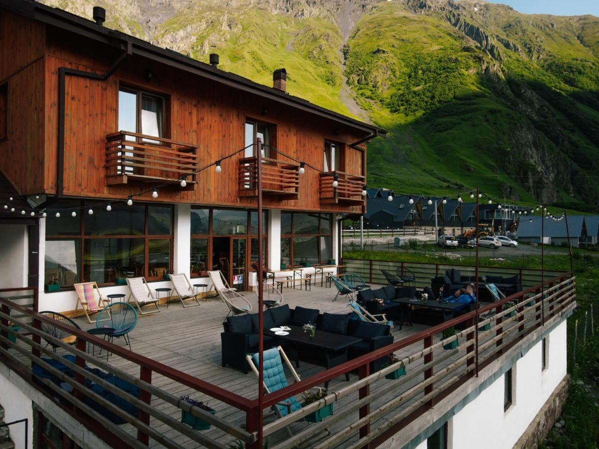 Alpenhaus Kazbegi Hotel & Restaurant Bagian luar foto