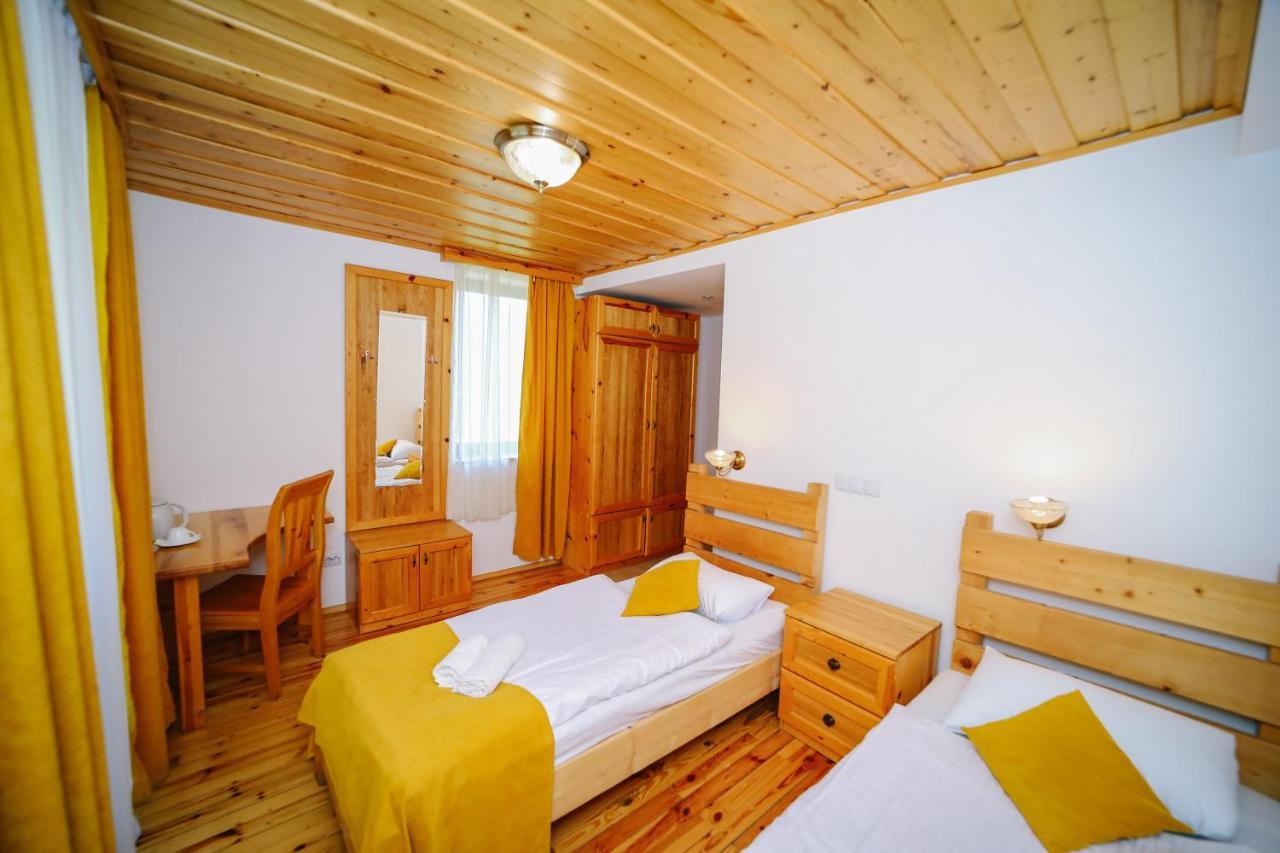 Alpenhaus Kazbegi Hotel & Restaurant Bagian luar foto