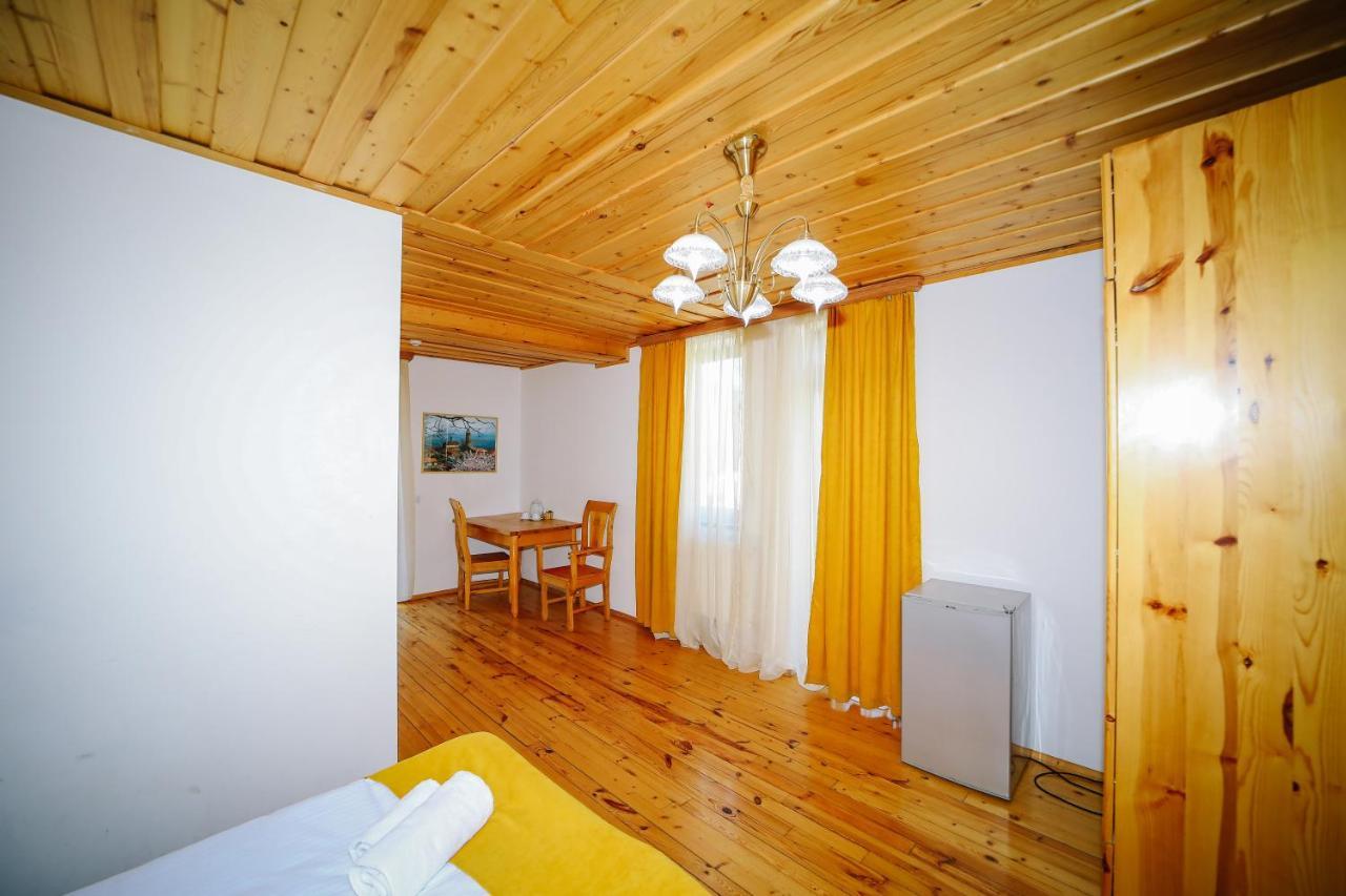 Alpenhaus Kazbegi Hotel & Restaurant Bagian luar foto