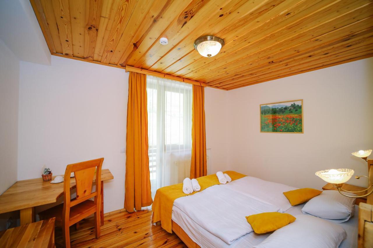 Alpenhaus Kazbegi Hotel & Restaurant Bagian luar foto