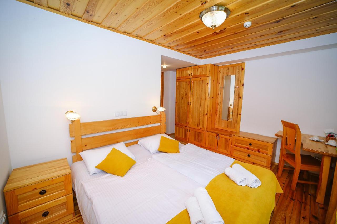Alpenhaus Kazbegi Hotel & Restaurant Bagian luar foto