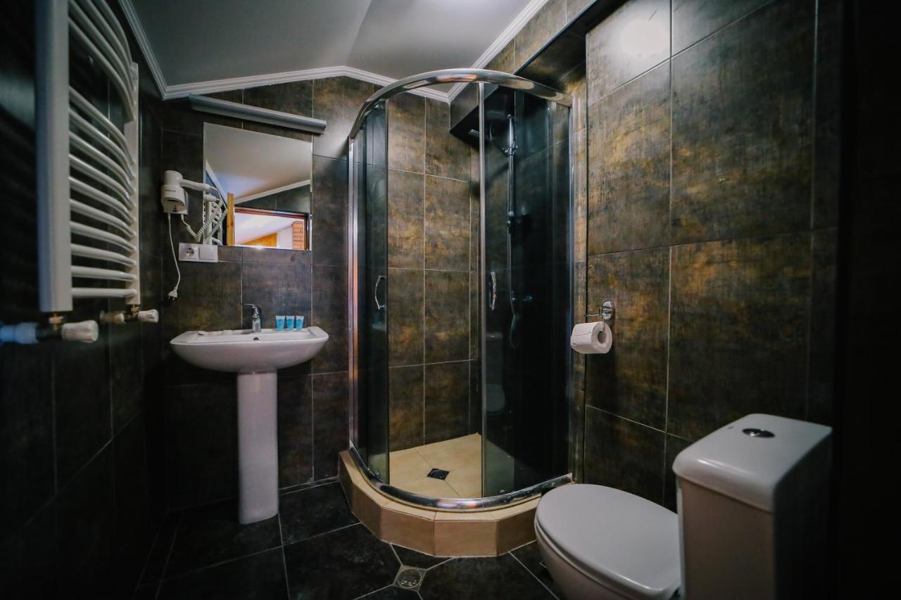 Alpenhaus Kazbegi Hotel & Restaurant Bagian luar foto