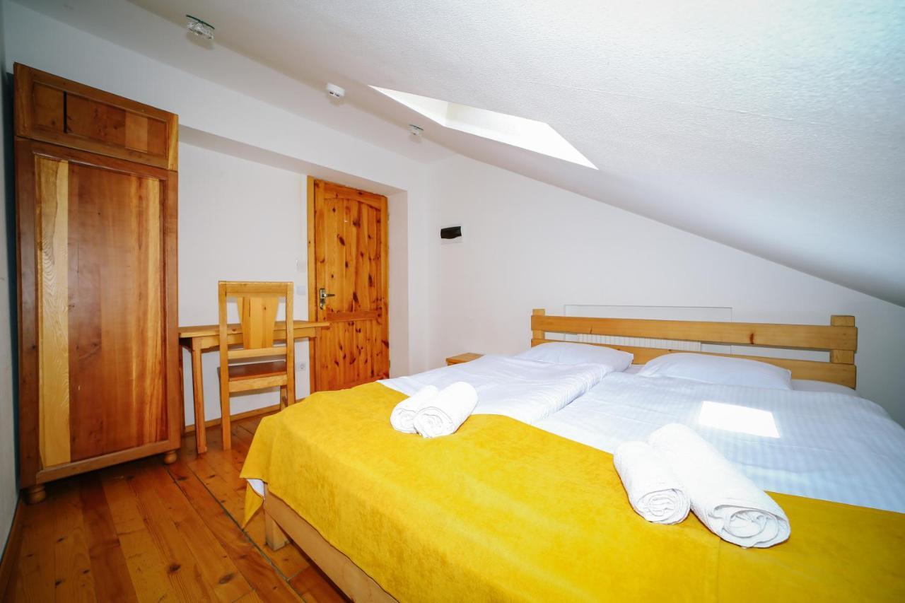 Alpenhaus Kazbegi Hotel & Restaurant Bagian luar foto