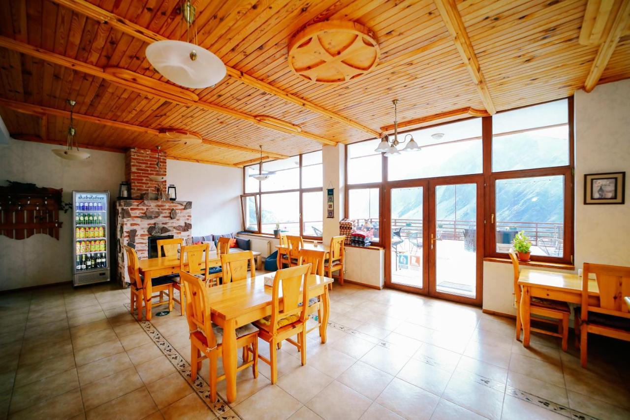 Alpenhaus Kazbegi Hotel & Restaurant Bagian luar foto