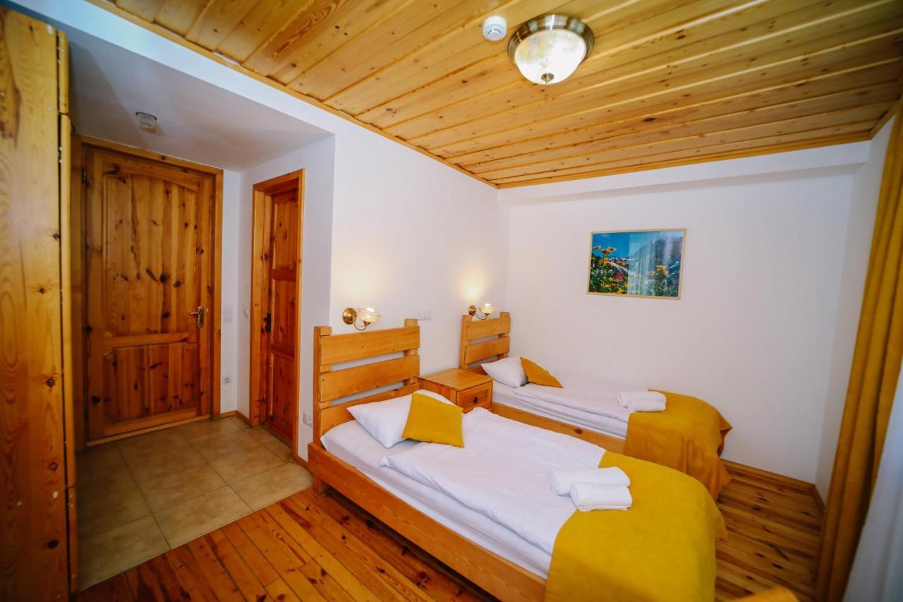 Alpenhaus Kazbegi Hotel & Restaurant Bagian luar foto